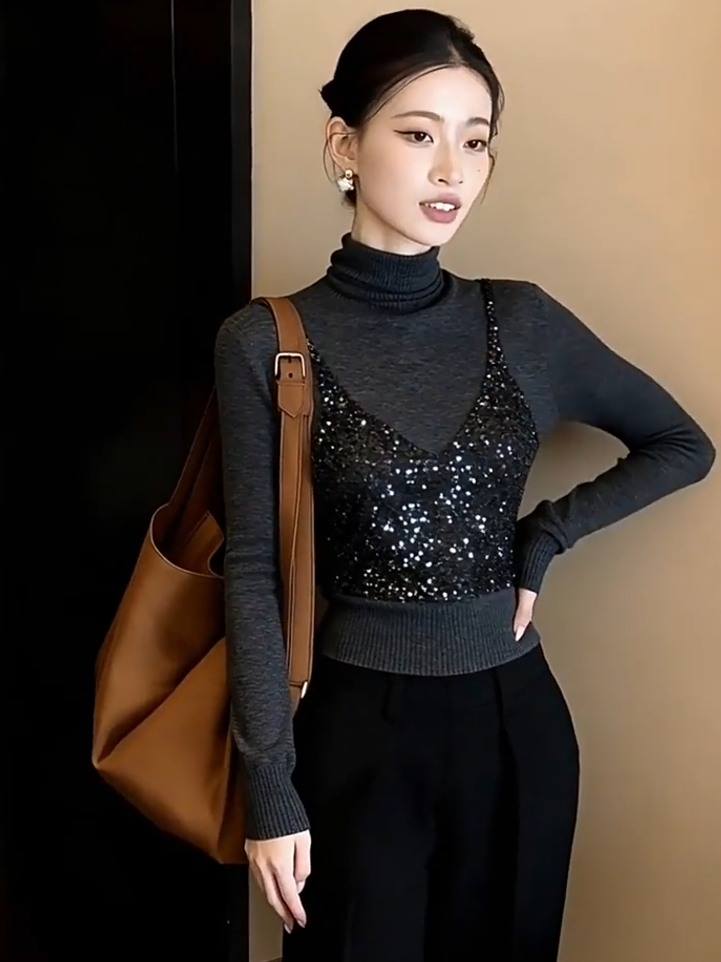Chic High Neck Sparkling Sequi - Sequin Fabric Panel บทวิจารณ์และราคา