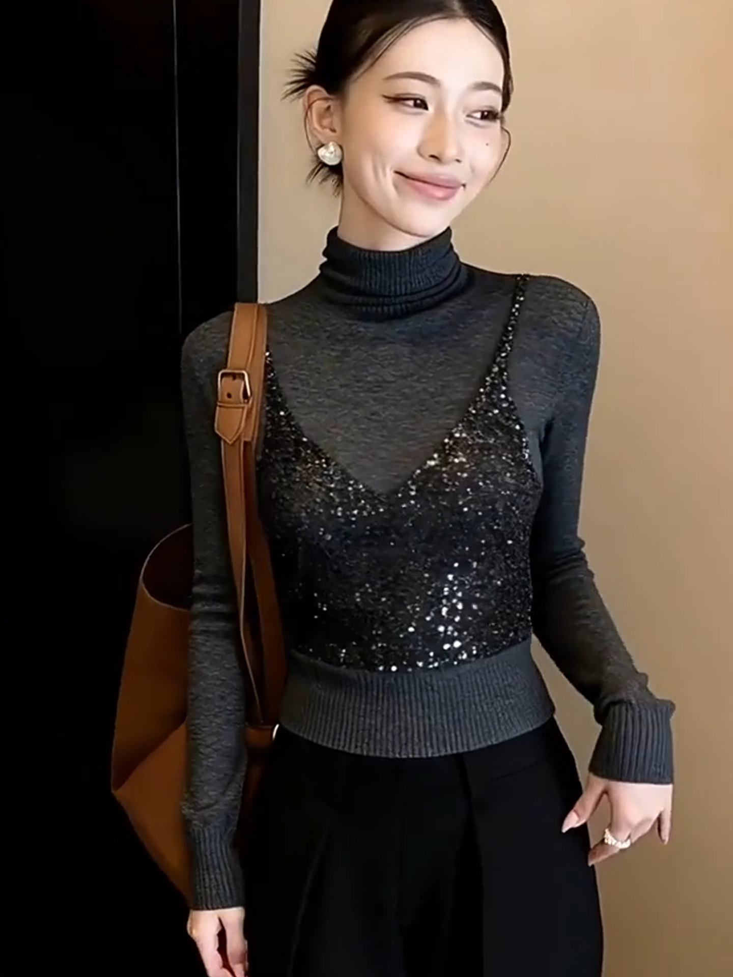 Chic High Neck Sparkling Sequi - Sequin Fabric Panel บทวิจารณ์และราคา